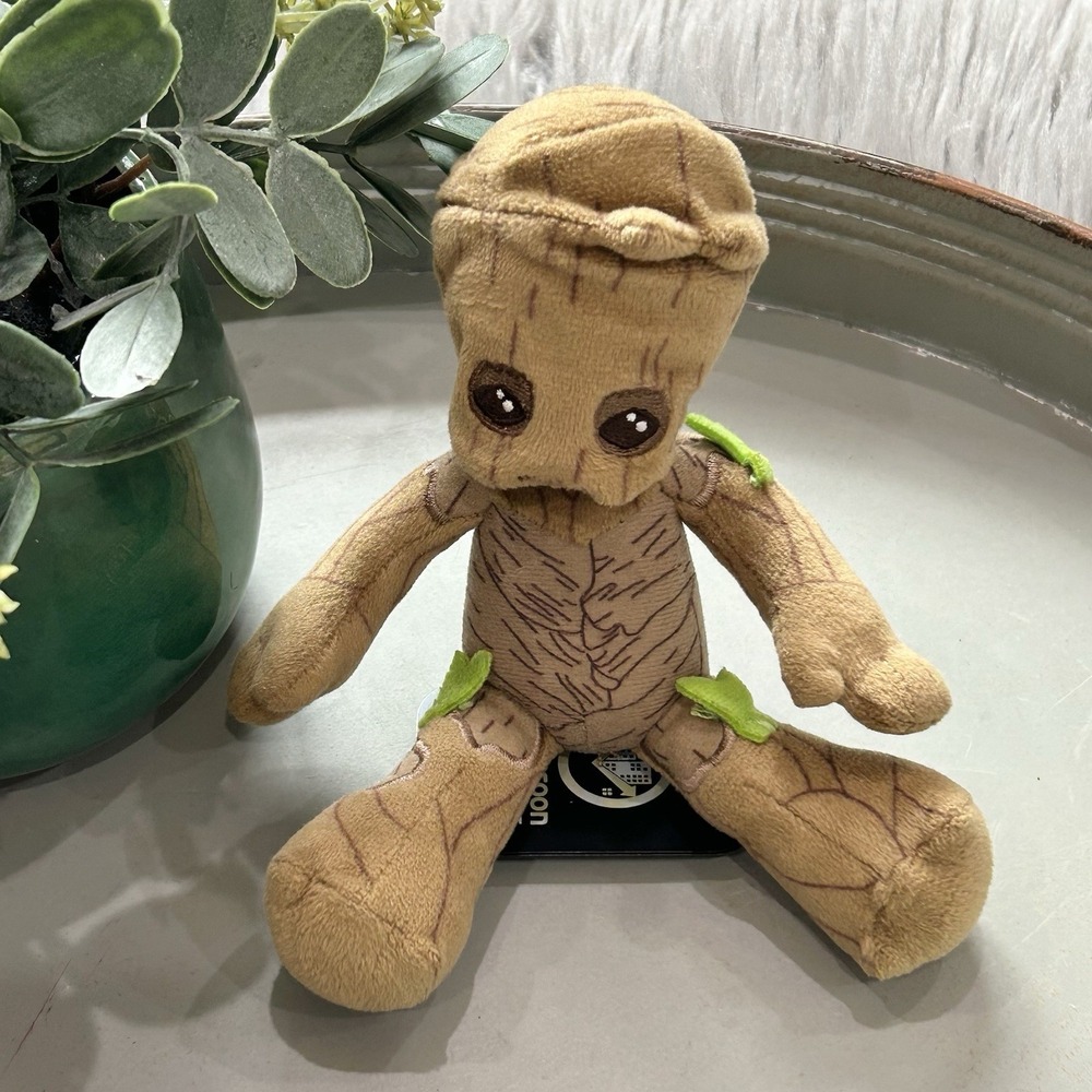 DisneyParks Marvel Guardians of the Galaxy Groot Magnetic‎ Shoulder Pal Plush